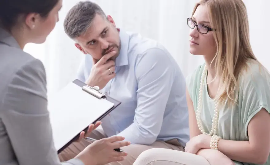 ¿Cuándo luchar por una relación y cuándo dejarla ir?