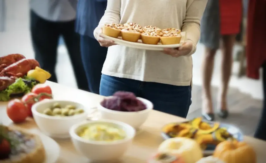Merienda de cumpleaños para adultos - qué servir y cuánto calcular