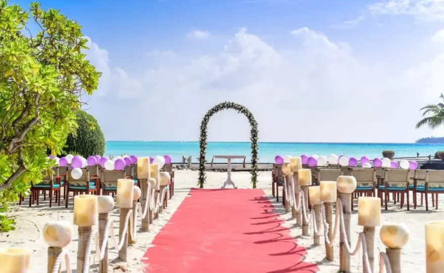 Boda en la playa - permisos, horario y claves para acertar
