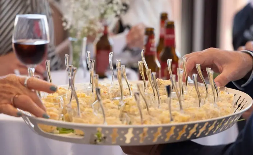 Cóctel de bienvenida de boda - qué servir y cuánto dura