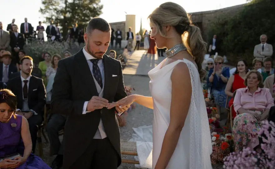 Beneficios del matrimonio en España - lo que de verdad cambia