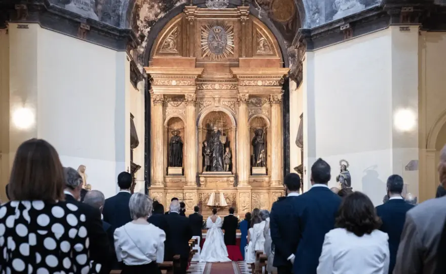 Expediente matrimonial para casarse por la Iglesia en España