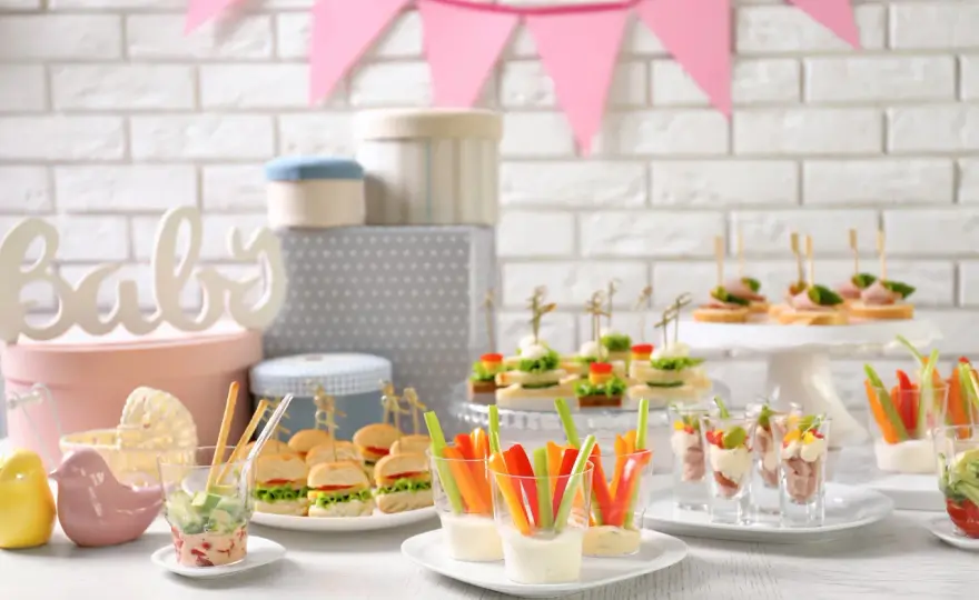 Mesa baby shower comida - qué servir y cómo montarla bien
