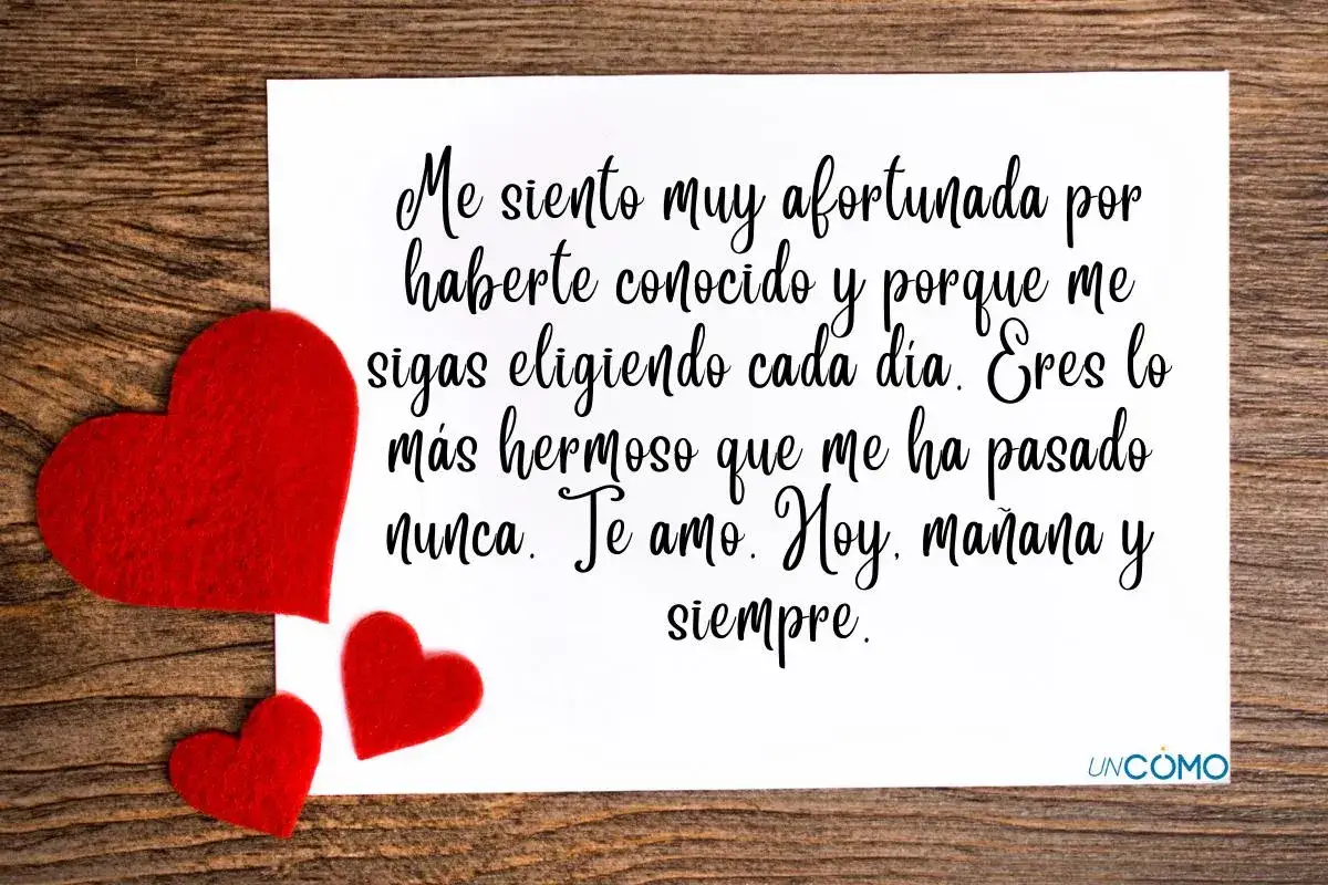 Carta de amor para mi novio con corazones rojos. 